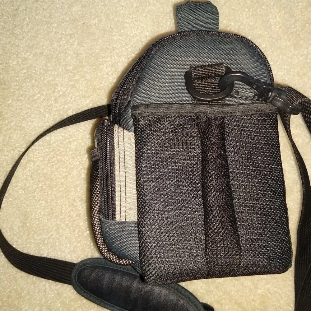 Protect Your Expensive Camera In Beautiful Fully Padded Bag From Sumdex
